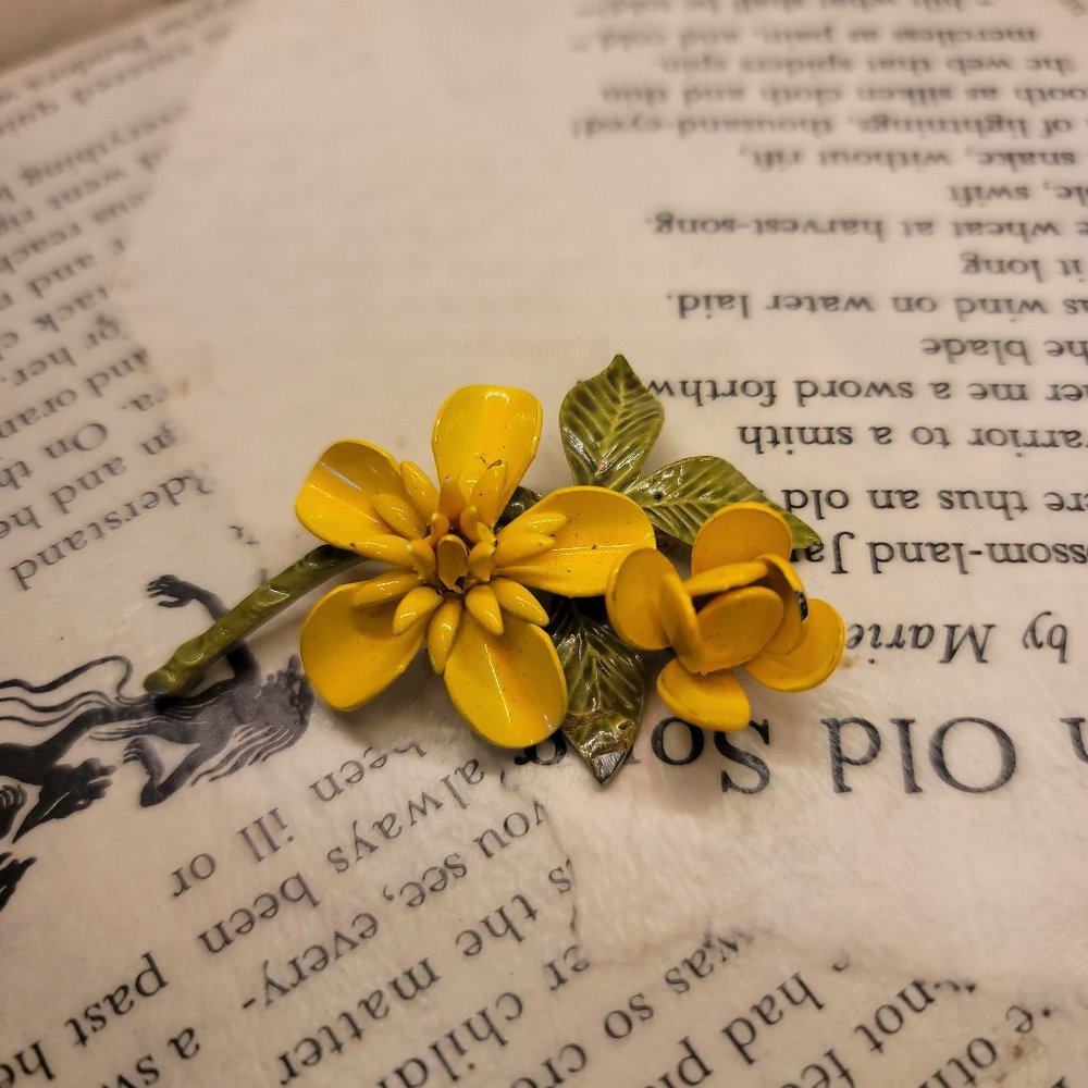 Vintage MOD Enamel Yellow and Green Dual Flower Brooch